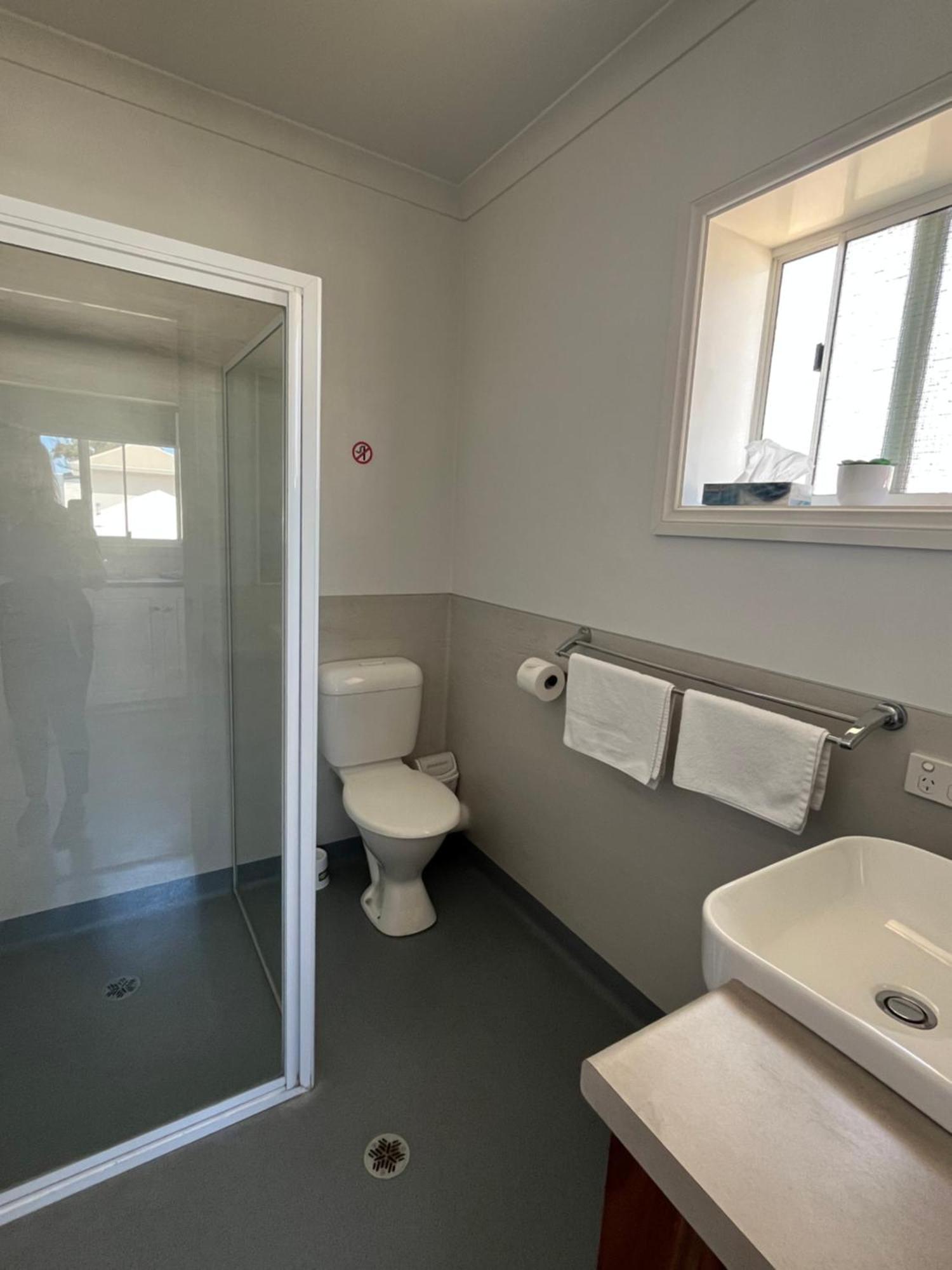 Clearwater Motel Apartments Esperance Kültér fotó