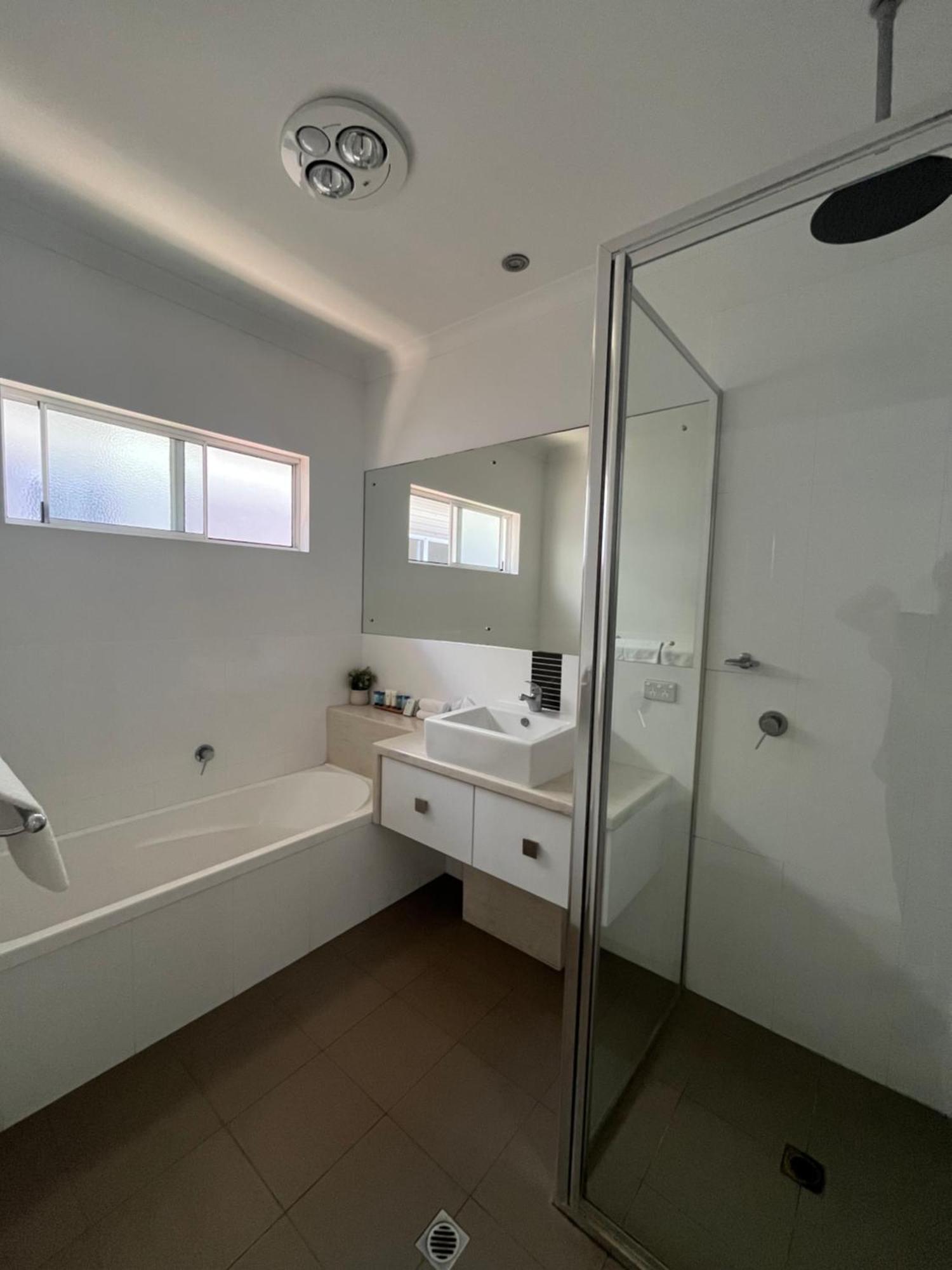 Clearwater Motel Apartments Esperance Kültér fotó